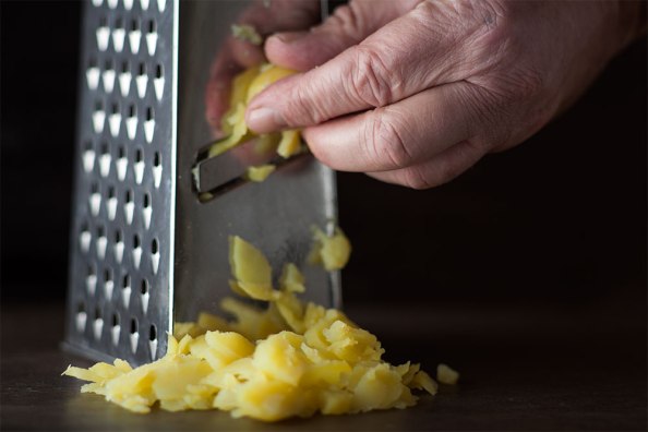Kartoffeln reiben